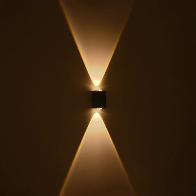HIKARI 60685 Μοντέρνο Φωτιστικό Τοίχου - Απλίκα LED 4W 500lm 30° AC 220-240V Αδιάβροχο IP65 Θερμό Λευκό 2700K - CREE XPE Chip & TÜV SÜD Driver - Μαύρο Ματ - Μ6 x Π4 x Υ10.5cm - 5 Χρόνια Εγγύηση - 9