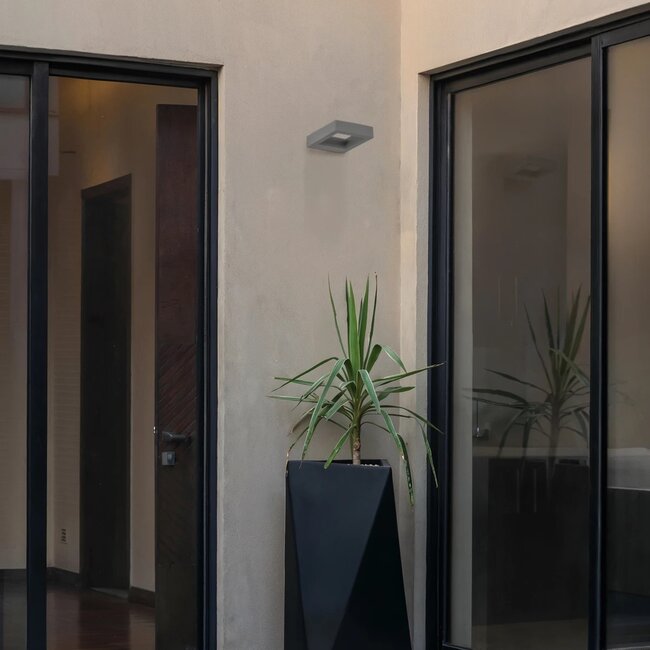 kelvo® AURA KLV-101-0117 Μοντέρνο Φωτιστικό Τοίχου - Απλίκα LED 7W 875lm 45° AC 220-240V Αδιάβροχο IP65 Θερμό Λευκό 2700K - Bridgelux COB Chip & TÜV SÜD Driver - Γκρι Ανθρακί Ματ - Μ15 x Π12.5 x Υ4.5cm - 5 Χρόνια Εγγύηση - 2 kelvo® AURA KLV-101-0117 Μοντέρνο Φωτιστικό Τοίχου - Απλίκα LED 7W 875lm 45° AC 220-240V Αδιάβροχο IP65 Θερμό Λευκό 2700K - Bridgelux COB Chip & TÜV SÜD Driver - Γκρι Ανθρακί Ματ - Μ15 x Π12.5 x Υ4.5cm - 5 Χρόνια Εγγύηση - 2