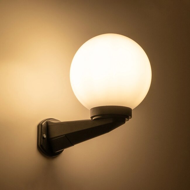 AGROS 61592 Φωτιστικό Τοίχου - Απλίκα Κήπου με Ντουί 1 x E27 AC 220-240V Αδιάβροχο IP65 - Λευκό & Μάυρο - Μ20 x Π20 x Υ30cm