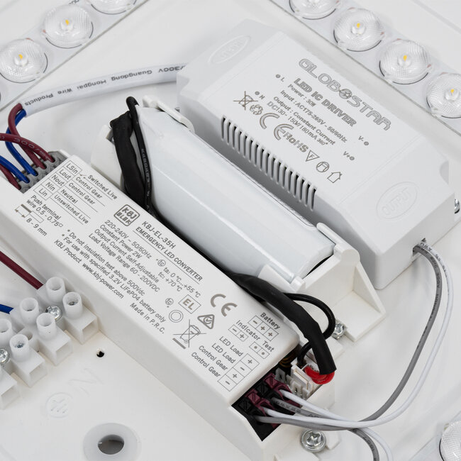 EMERGANO 60992 Πλαφονιέρα Οροφής LED 30W 3000lm 120° AC 220-240V με Ενσωματωμένο Σύστημα Emergency Li-ion 3450mAh/12.8Wh με Αυτονομία έως 3hrs - Αδιάβροχη IP54 Φ38 x Υ5.3cm Ψυχρό Λευκό 6000K - Λευκό - Bridgelux Chips - 9