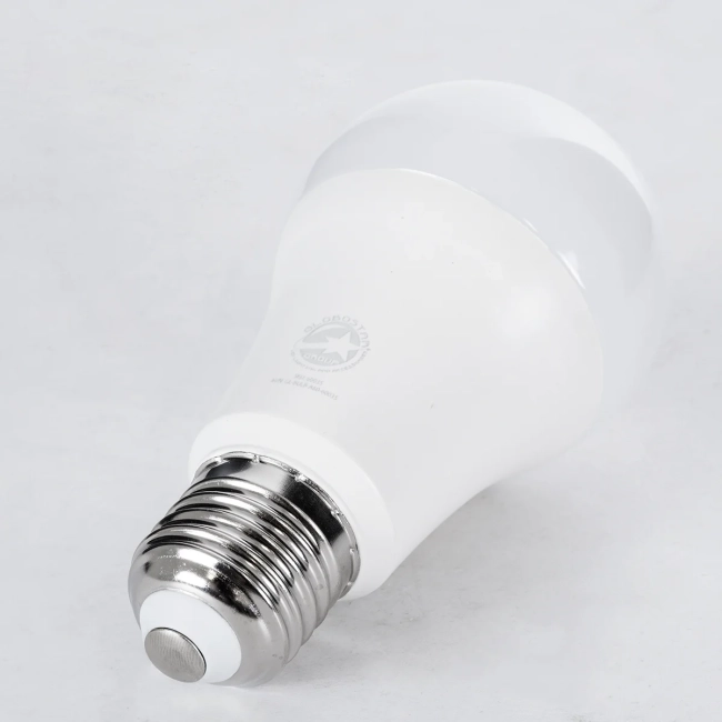 GLOBE 60033 Λάμπα E27 A60 LED 15W 1500lm 260° AC 220-240V IP20 Ψυχρό Λευκό 6000K - Lumileds SMD Chip - Λευκό Γαλακτερό - Μ6 x Π6 x Υ11.9cm - 3 Χρόνια Εγγύηση - 4